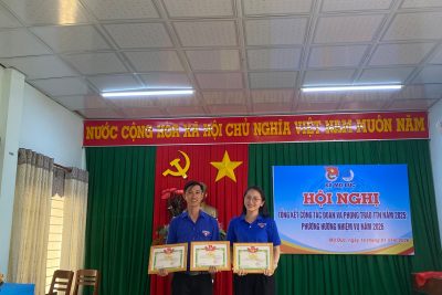 CHI ĐOÀN TRƯỜNG TIỂU HỌC ĐỨC TÂN VÔ CÙNG VINH DỰ VÀ XÚC ĐỘNG KHI ĐƯỢC ĐOÀN XÃ MỘ ĐỨC TRAO TẶNG GIẤY KHEN CHO TẬP THỂ CHI ĐOÀN, ĐỒNG THỜI GHI NHẬN VÀ BIỂU DƯƠNG VAI TRÒ, TRÁCH NHIỆM CỦA ĐỒNG CHÍ BÍ THƯ VÀ ĐỒNG CHÍ PHÓ BÍ THƯ CHI ĐOÀN TRONG CÔNG TÁC ĐOÀN VÀ PHONG TRÀO THANH THIẾU NHI NĂM 2025.