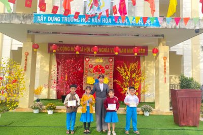 TRƯỜNG TIỂU HỌC ĐỨC TÂN ĐÃ TỔ CHỨC PHÁT GIẤY CHỨNG NHẬN CHO CÁC EM HỌC SINH ĐẠT THÀNH TÍCH TRONG HỘI THI “VIẾT CHỮ ĐÚNG – RÈN CHỮ ĐẸP” CẤP TRƯỜNG